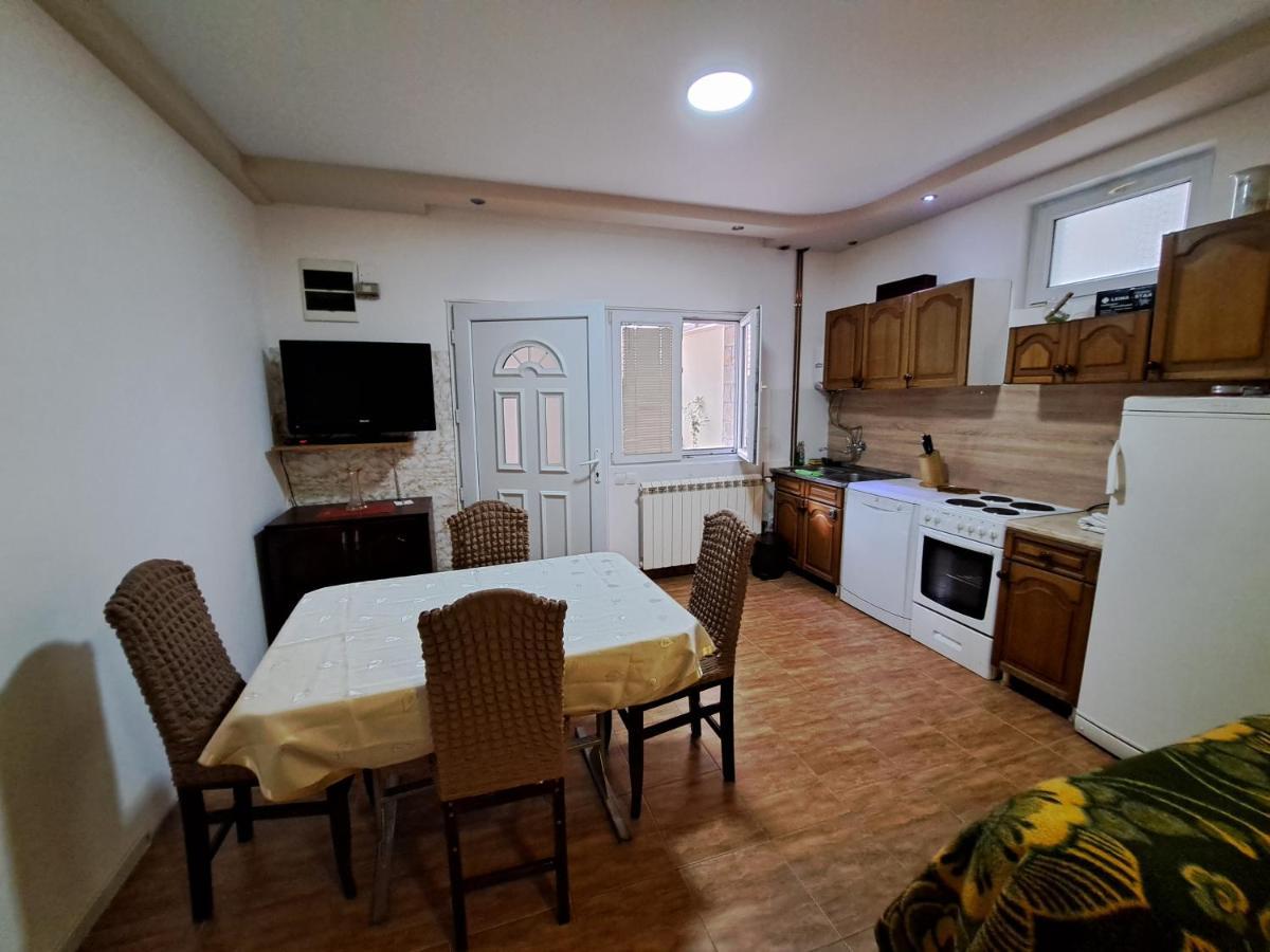 Apartmani Milami #1 Belgrad Exteriör bild